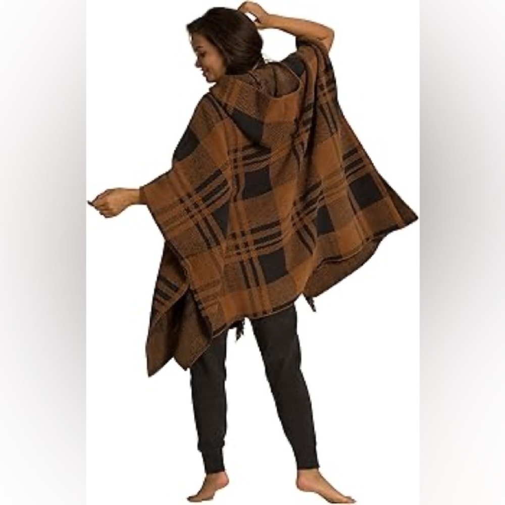Barefoot Dream cozychic fringe plaid hooded poncho  honey/carbon one size NWT - Picture 5 of 13
